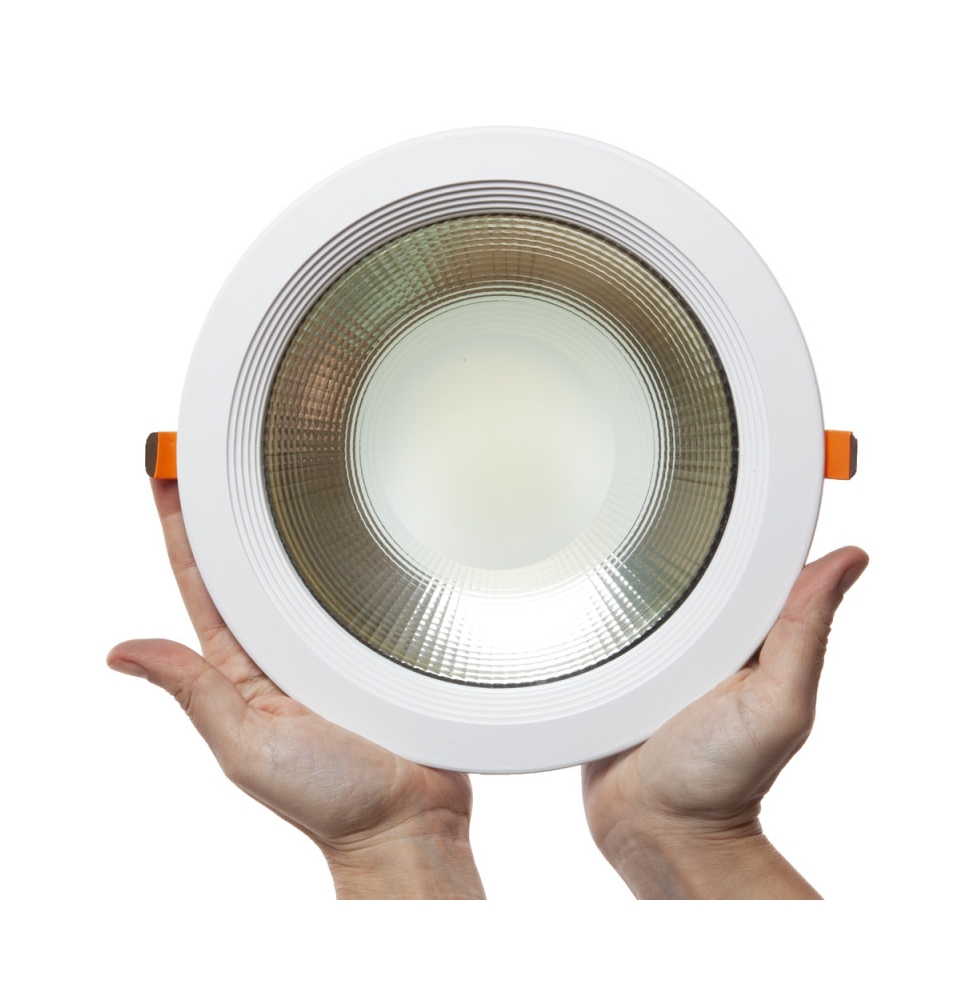 Reflector LED con Sensor de MOV 30W 2700LM 6500K 100-240V IP65